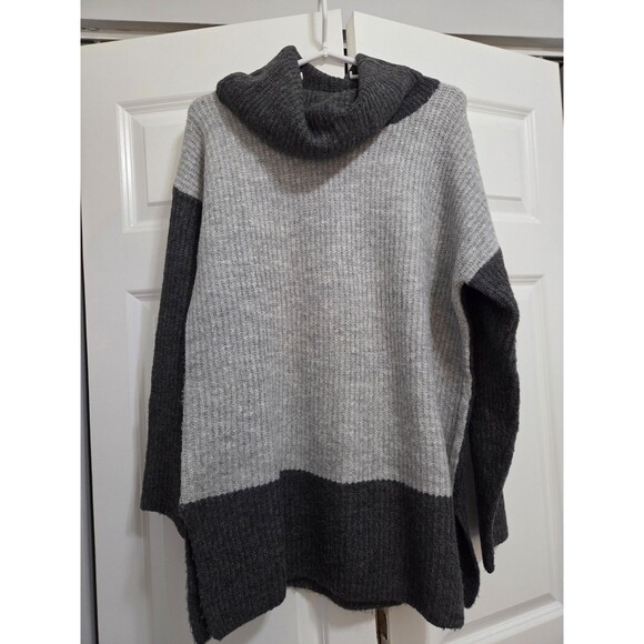 Cable & Gauge Sweaters - Cable & Gauge Cowl Neck Gray Color Block Long Sleeve Sweater Women's